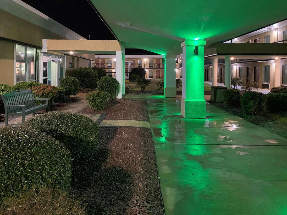 Quality Inn Elizabeth City Near University Exterior photo