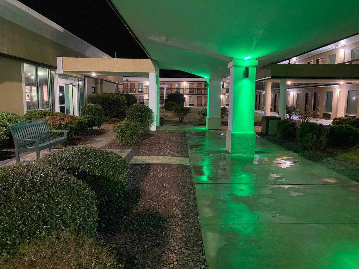 Quality Inn Elizabeth City Near University Exterior photo